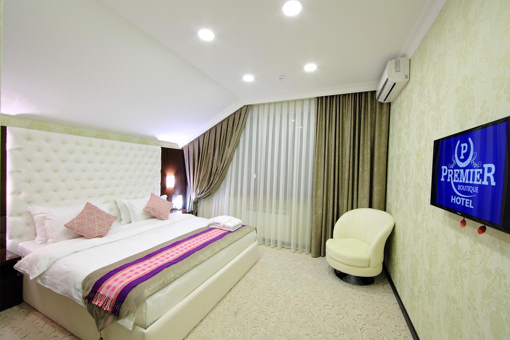 Premier Hotel Bishkek Esterno foto