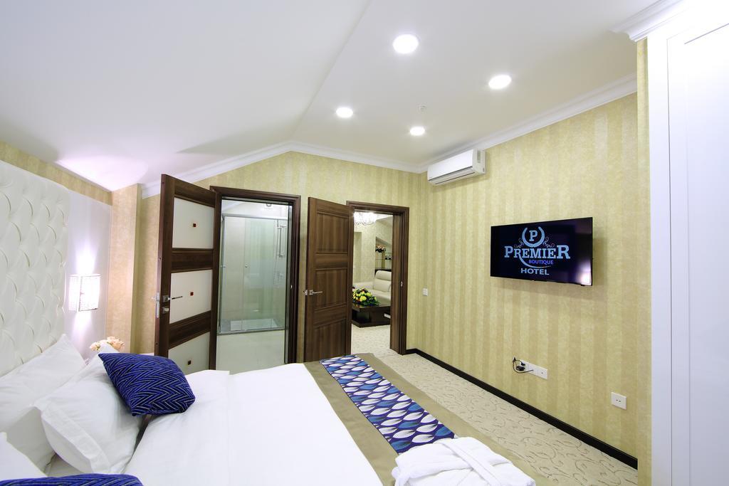 Premier Hotel Bishkek Esterno foto
