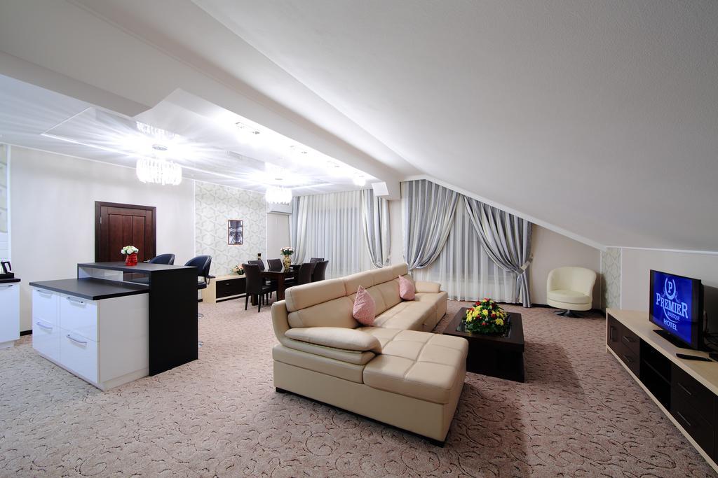 Premier Hotel Bishkek Esterno foto