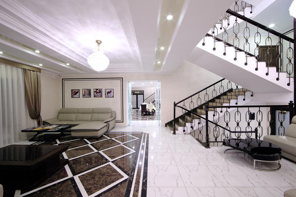 Premier Hotel Bishkek Esterno foto