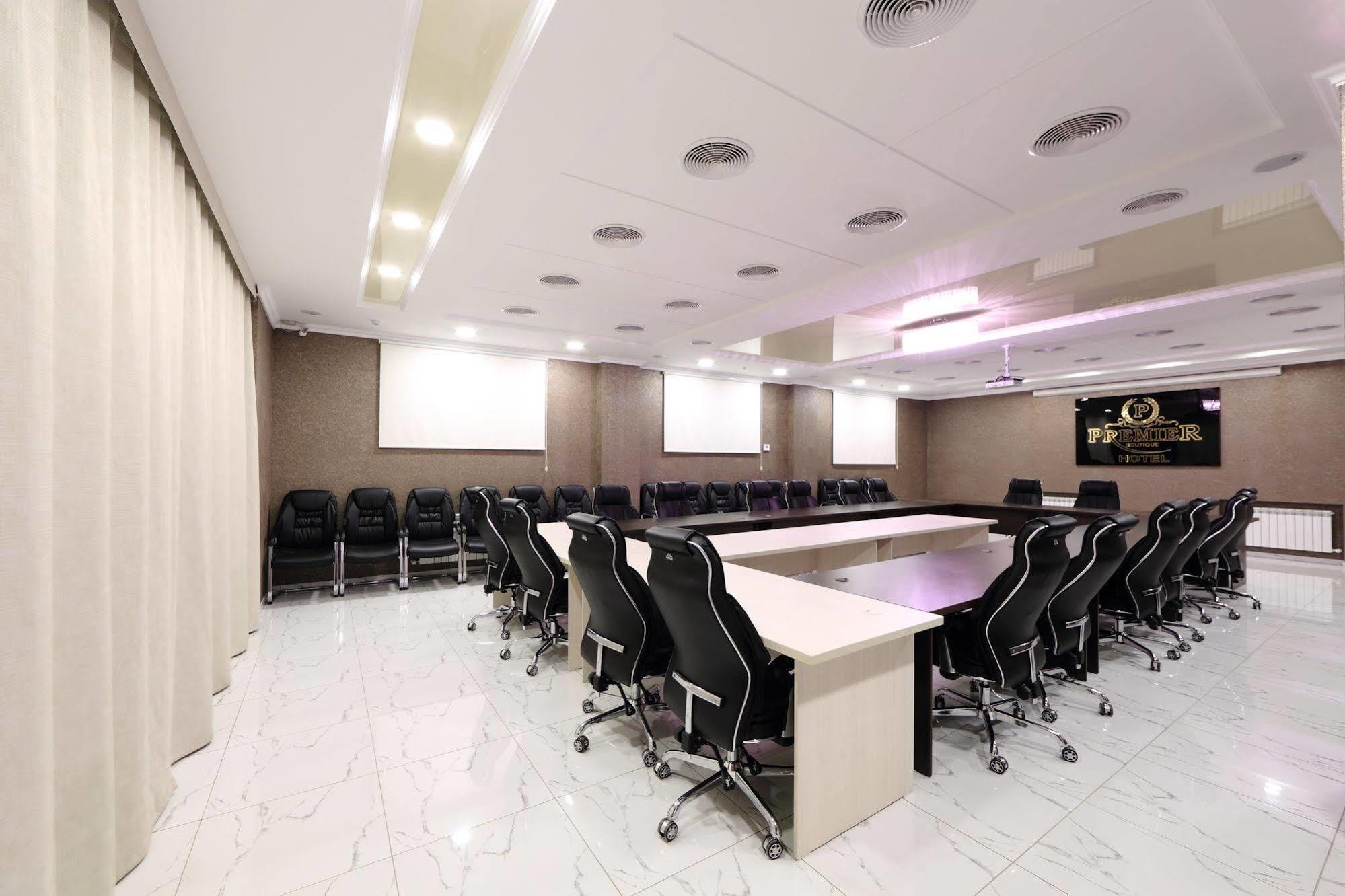 Premier Hotel Bishkek Esterno foto